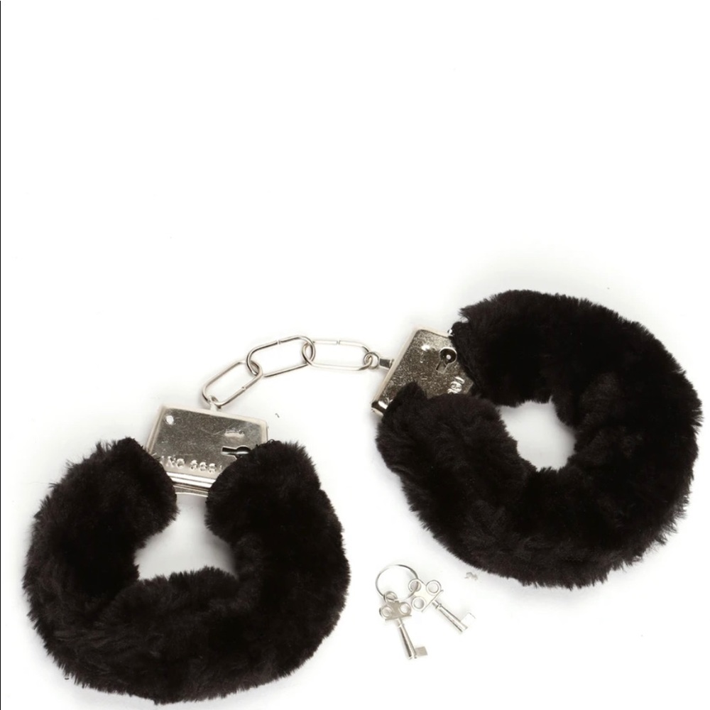 Fire your desire faux fur handcuffs